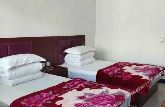 青海湖鵬苑聚賓館