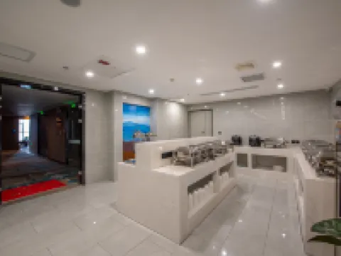 魔方ホテル（クムル市鉄道駅） クムル市のホテル