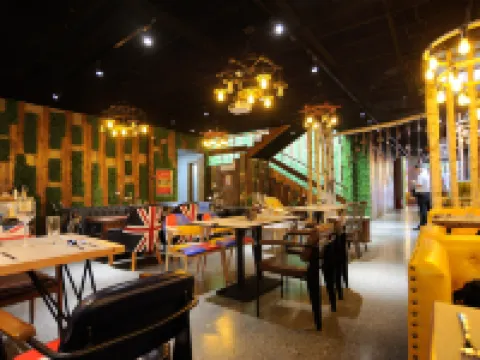 千百度酒店（河南博物院國貿360店）