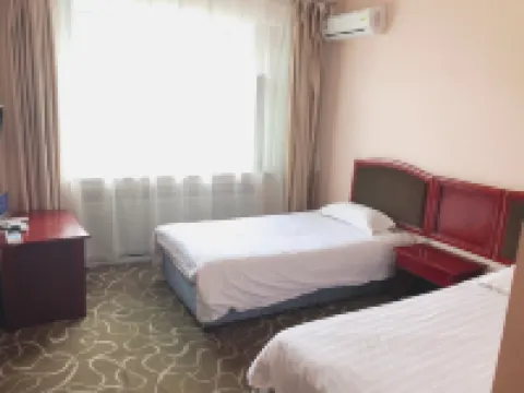 Jinlu Hotel (Heihe Zhongyang Street Shop)