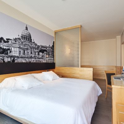 Superior Triple Room Occidental Aran Park Promo Code