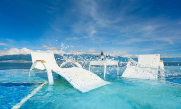 Dali Ling Embroidery·Designer Seaview Holiday Photography Beauty Villa