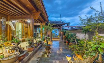 Lijiang Shuhe Snail Inn