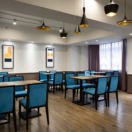 Insail Hotels (Guangzhou Taojin Metro Station, Zengjiahuan) Отели рядом с достопримечательностью «Торговый центр La Perle»