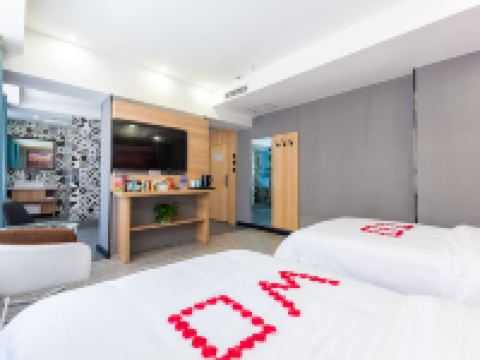 TOWO上品酒店(临夏大十字店) - 雅致双床房