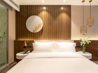桔子水晶昆明南屏步行街酒店 - 设计师大床房