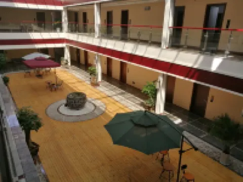 陸良涼州ホテル