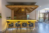 Mengtu Hotel, No.1 West Street, Zhangjiajie (Tianmenshan Cableway Branch)