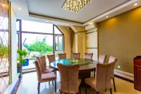 Huayu Hotel