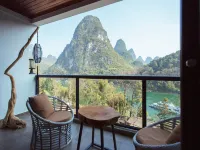 Yangshuo Li river resort Hotels near Yellow Cloth Reflection