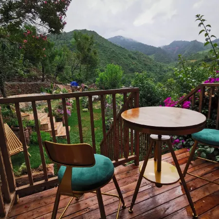 Nuodeng Nuoyan Bieyuan Garden Hotel