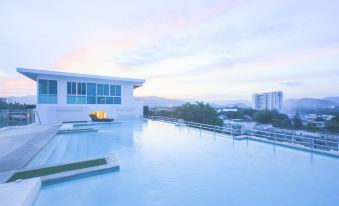 The Wide Condotel - Phuket