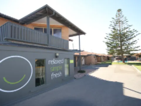 Geraldton's Ocean West Holiday Units & Short Stay Accommodation Hotels in Geraldton