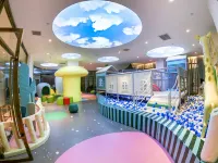 Ramada Plaza by Wyndham Fuxian Lake Hotels in Chengjiang