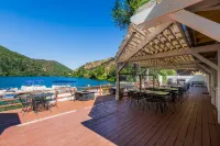 The Lodge at Blue Lakes Hotels in Upper Lake