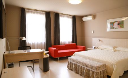 Jinjiang Inn (Yueyang Railway Station) - Housity