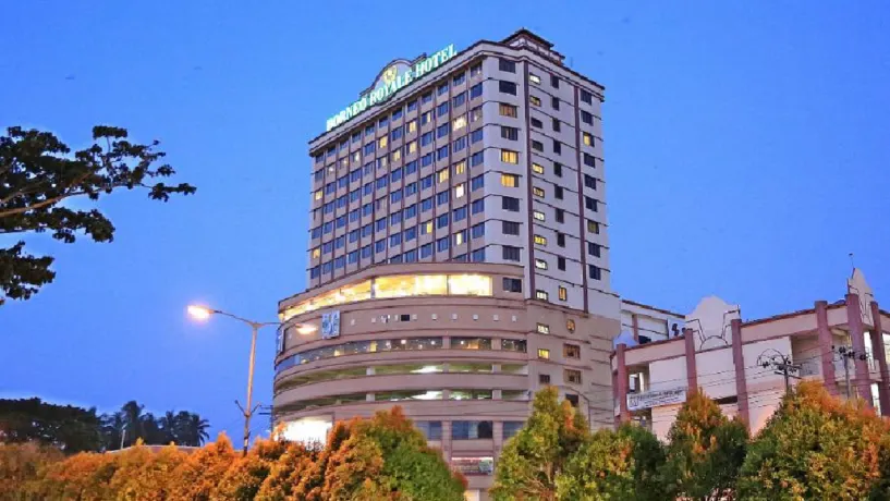 Borneo Royale Hotel Hotels near 