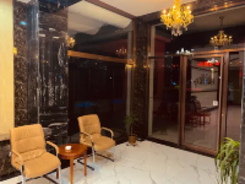 Sunite Youqi Oasis Business Hotel