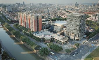 Hexu De Apartment (Foshan Qinghuiyuan Shunde Happy Coast PLUS Branch)