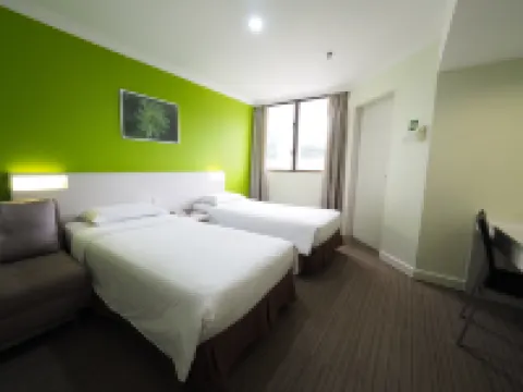 YMCA @ One Orchard Art Plural Gallery周辺のホテル