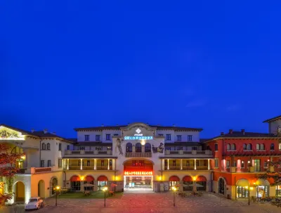 Jinling Landscape Beer Hot Spring Hotel Hotels near Huangshanjian