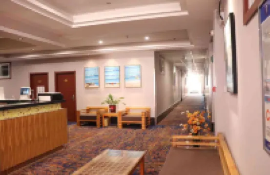 Huilan Hotel (Yantai Railway Station Dayuecheng)