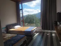 Huajianyuan Guesthouse Hotels in Nanjian