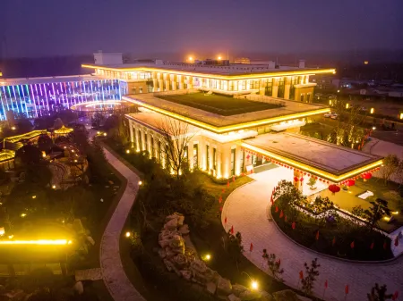 Tangwang Hot Spring Hotel Bozhou Отели рядом с достопримечательностью «Huazu Temple»