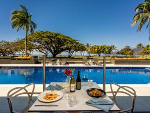 Cairns Harbourside Hotel