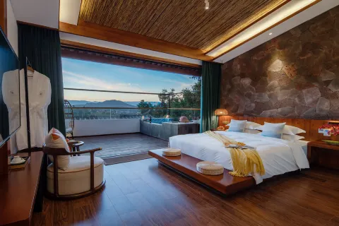 NARKA Hot Springs Resort Hotel