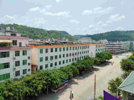 Chengdu Hotel Отели рядом с достопримечательностью «Zhongshan Pedestrian Street»