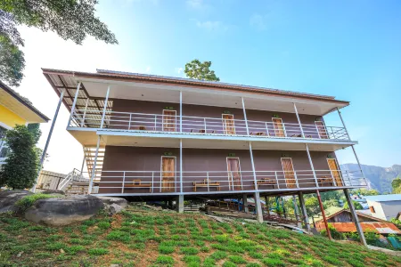 Phi Phi Chang Grand Resort Отели рядом с достопримечательностью «View Point»