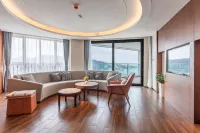 Central Coast Sea View Hotel - balcón