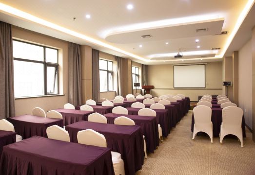 Starway Hotel (Zhengzhou Xinyi Road)Hotel Overview