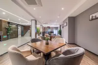 Homeinn Plus Hotel (Guiyang North Railway Station Guanshanhu) - Pet friendly