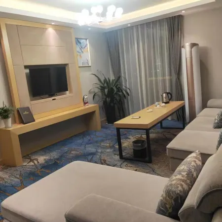 Lushui Qingjiang Garden Hotel