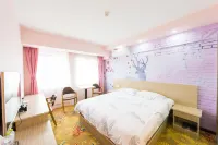 Youcheng hotel apartment (South Gate store of central China Normal University)