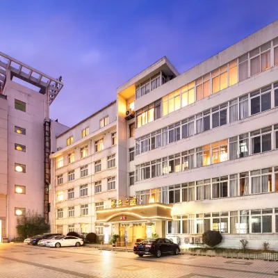 Comfortable hotel inn（Hotels at Jiangsu University of Science and Technology） Hoteles cerca de Jiaoshan Scenic Area