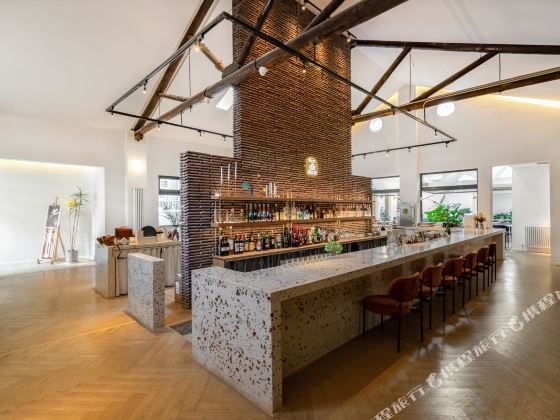YiXi Designer Hotel