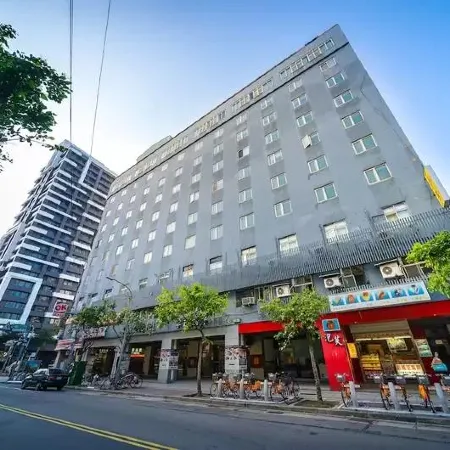 Walker Hotel Chenggong Отели рядом с достопримечательностью «Guangfu Gong Temple»