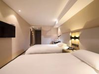 汉庭酒店(南京山西路店) - 高级双床房