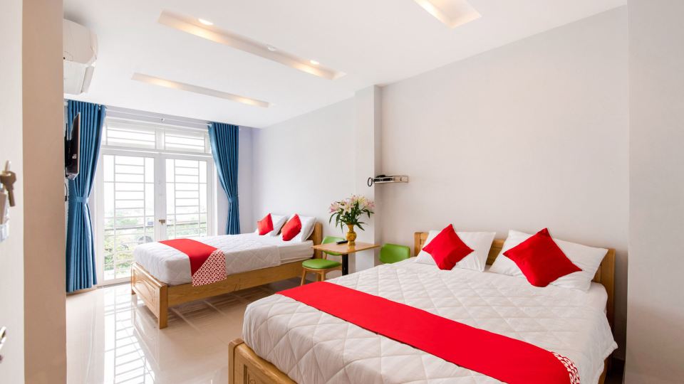 OYO 617 Shekinah Hotel