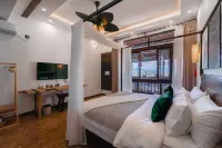 Mid-hill Villa (Tengchong Heshun Branch) Hotels near Aisiqi Memorial Hall