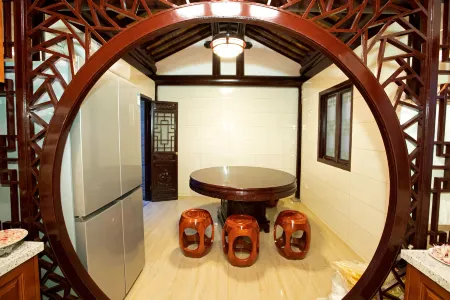 Floral Hotel·Yangzhou xujiayuan Hotel(Slender West Lake Dongguan Street) Отели рядом с достопримечательностью «The Shi Kefa Museum»