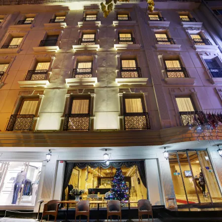 Halifaks Hotel Отели рядом с достопримечательностью «Шишли»