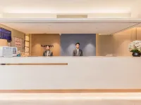 ホーム インホテル·neo(雲浮バスターミナル益華国際広場) 雲浮のホテル
