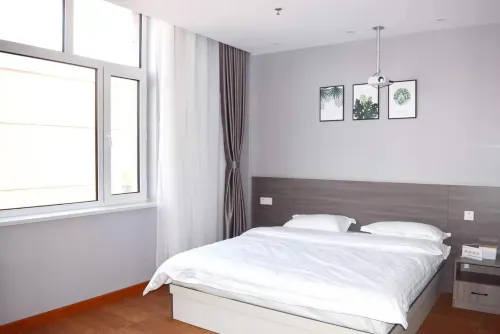 Yichao Business Hotel