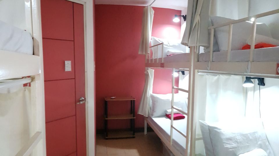 Crossroads Hostel Manila