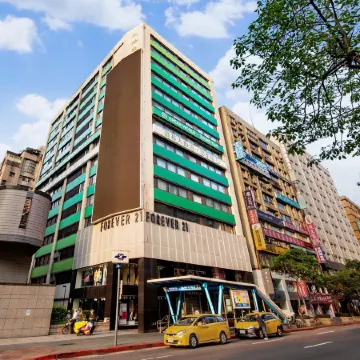 Green World ZhongXiao Отели рядом с достопримечательностью «Тайбэйский зоопарк»