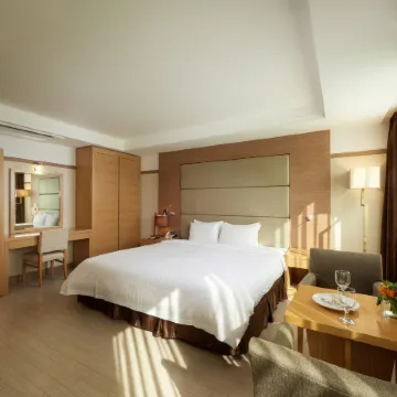 Gyeongju GG Tourist Hotel Отели рядом с достопримечательностью «Храм Попчанса»